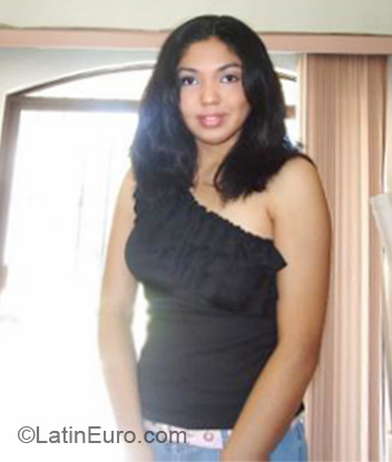 Date this foxy Mexico girl Nohemi from La Paz MX325