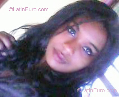 Date this attractive Brazil girl Denise from Sao Paulo BR5152