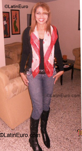 Date this hard body Colombia girl Leticia from Medellin CO6891