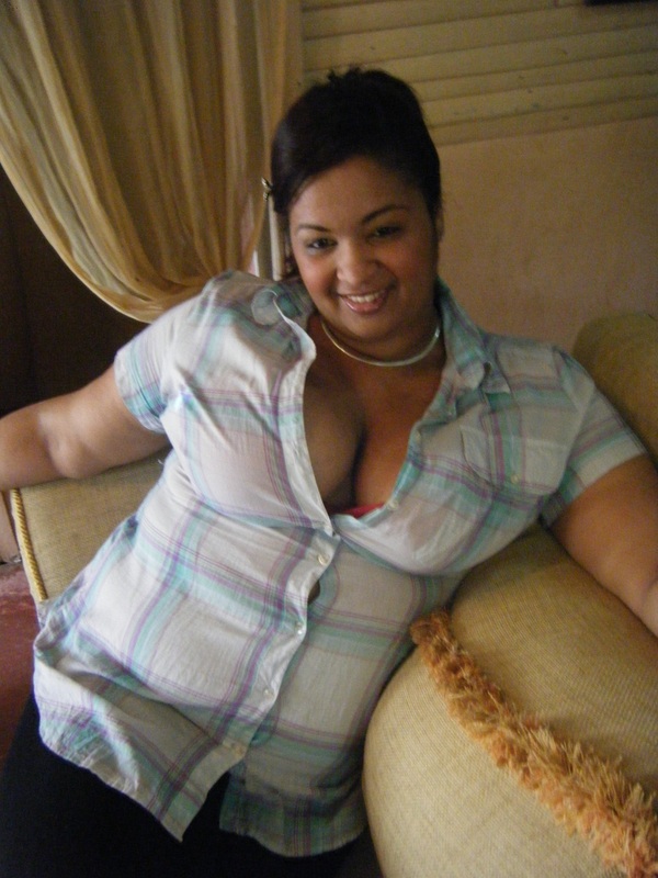 Date this voluptuous Dominican Republic girl Yenny burgoz from Santiago DO7430