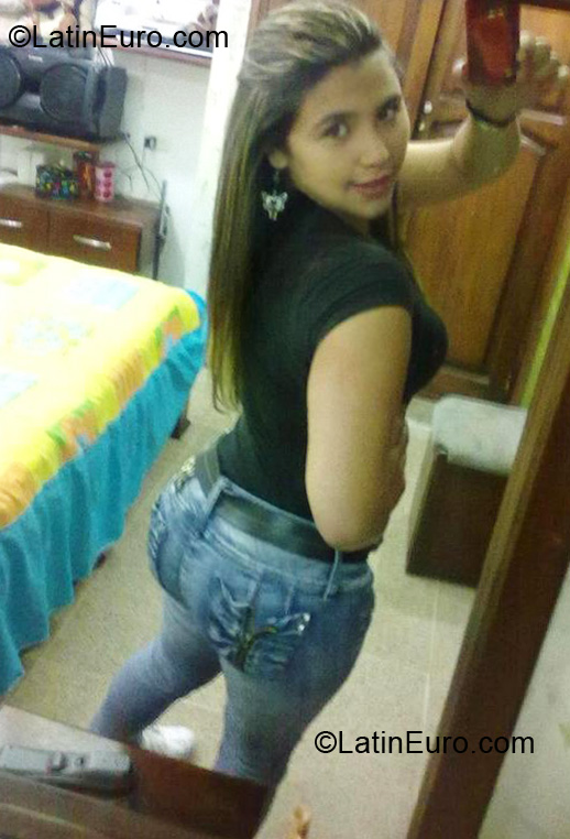 Date this funny Colombia girl YENIFER from Medellin CO6963