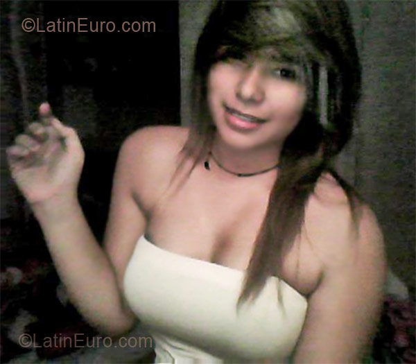 Date this gorgeous Colombia girl Nathalia from Barranquilla CO7051