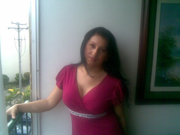Date this athletic Colombia girl Elsy from Cali CO7103