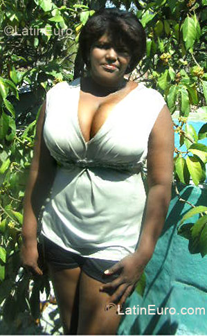 Date this passionate Dominican Republic girl Luisa Antonia from San Cristobal DO7859