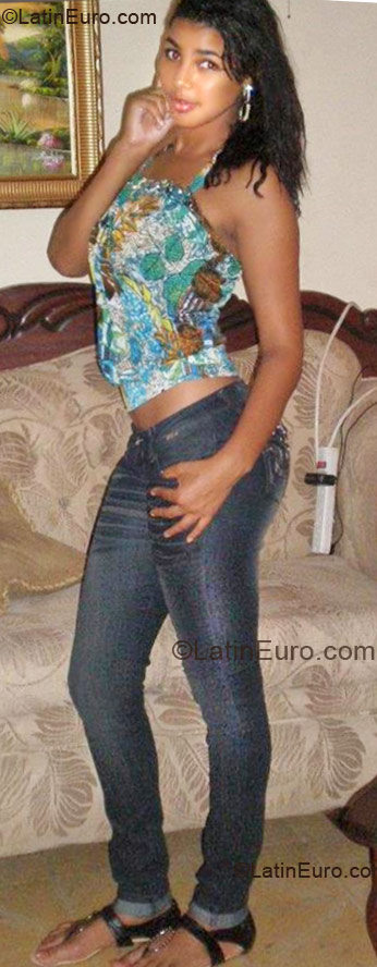 Date this foxy Dominican Republic girl Maria Luisa from Santiago DO8117