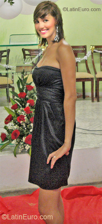 Date this passionate Colombia girl Yurany from Barranquilla CO8099