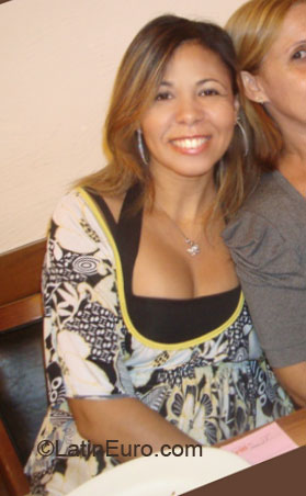 Date this attractive Brazil girl Maria Aparecida from Rio de Janeiro BR5670