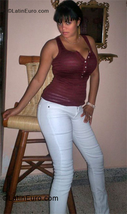 Date this pretty Dominican Republic girl Igri from San Francisco De Macoris DO8121