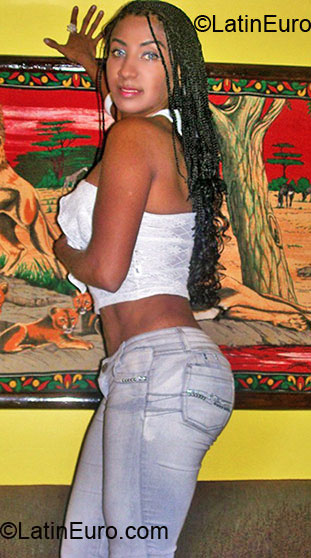 Date this happy Brazil girl Vilma from Fortaleza BR5723