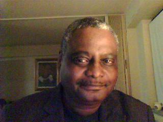 Date this funny United States man James from East Orange US10527