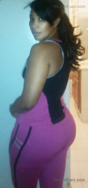 Date this pretty Dominican Republic girl Chantiel from Santo Domingo DO9317