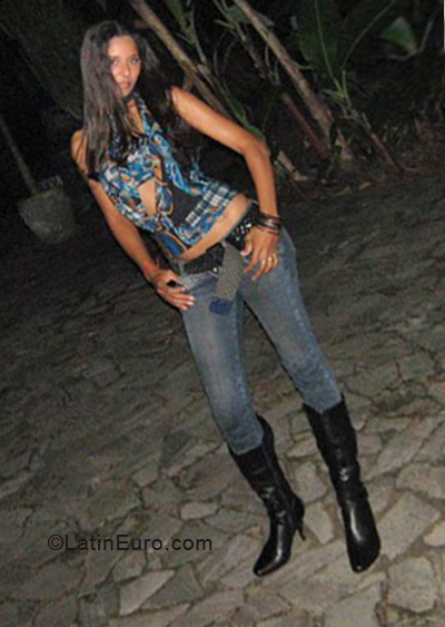 Date this young Brazil girl Paula from Porto Seguro BR5800