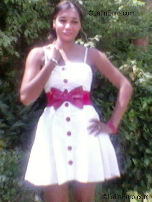 Date this delightful Colombia girl Ana Milena from Buenaventura CO7407