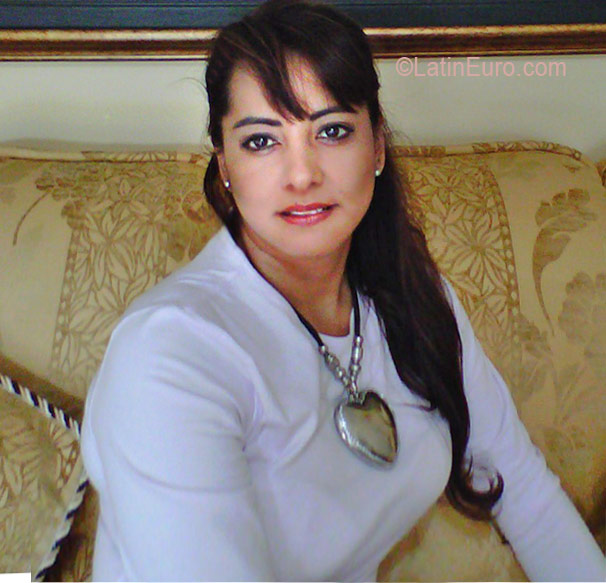 Date this gorgeous Colombia girl Dianita from Cali CO7434