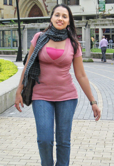 Date this exotic Colombia girl Fernanda from Ibague CO7448