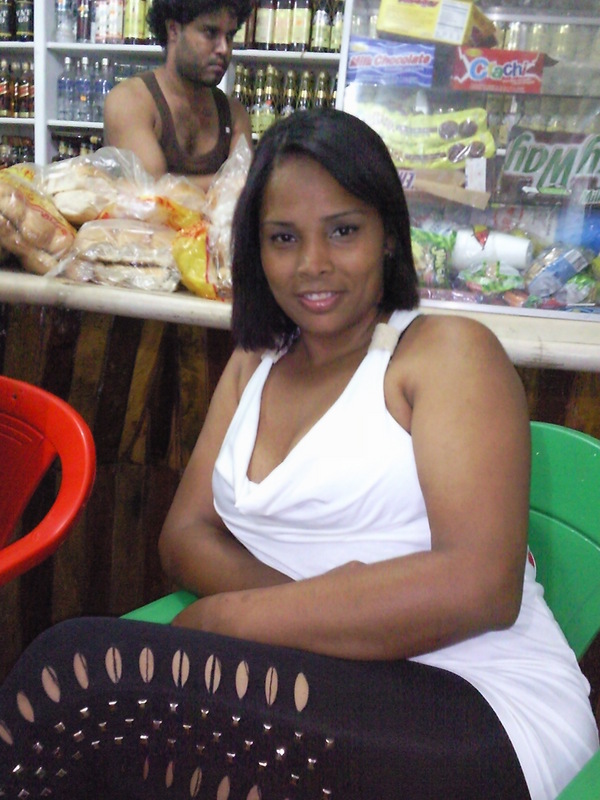 Date this young Dominican Republic girl Mia from Santo Domingo DO8334