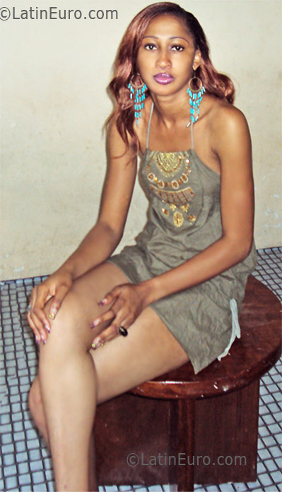 Date this passionate Ivory Coast girl Arlette from Abidjan IC53