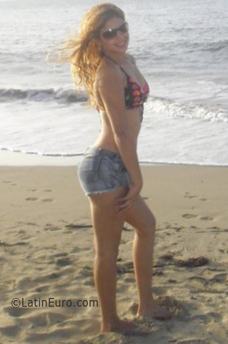 Date this foxy Dominican Republic girl Diana from Santiago DO8359