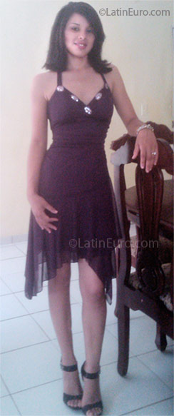 Date this hard body Dominican Republic girl Aurelky from Santo Domingo DO8497