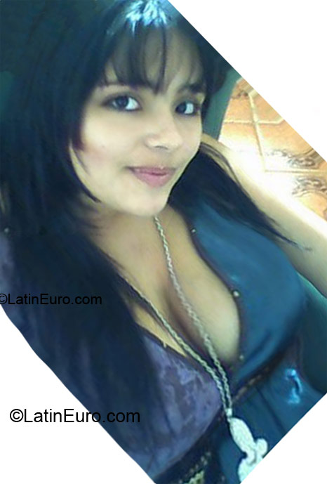 Date this georgeous Brazil girl Cassia from Goiania BR5900