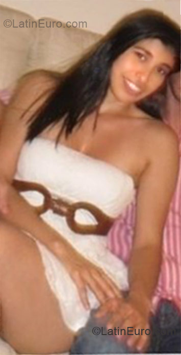 Date this nice looking Colombia girl Amparo from Cali CO7575