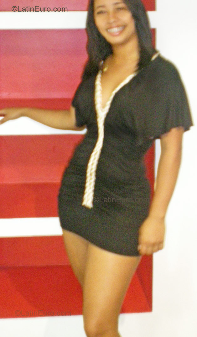 Date this charming Dominican Republic girl Katty from Santo Domingo DO8725