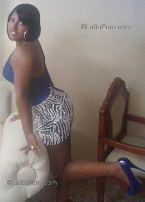 Date this beautiful Dominican Republic girl Franchesca from Santo Domingo DO8757
