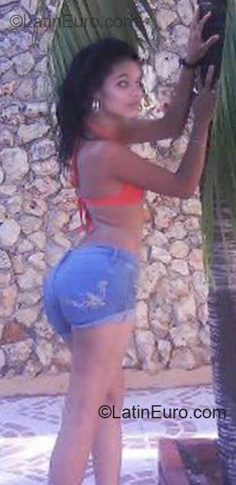 Date this passionate Dominican Republic girl Luisa Maria from Santo Domingo DO8812