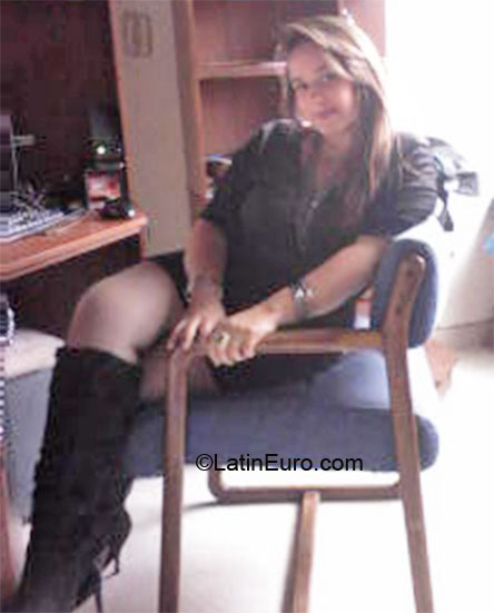 Date this young Colombia girl Paula from Bogota CO7644