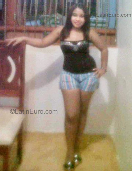 Date this lovely Dominican Republic girl Vanessa from Santiago DO8934