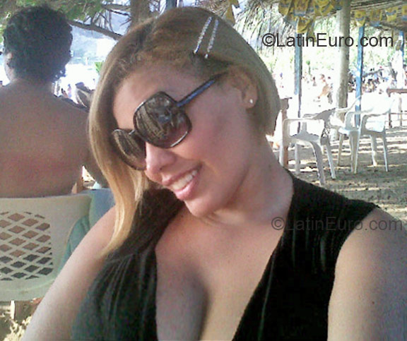 Date this stunning Colombia girl Alexa from Santa Marta CO7677