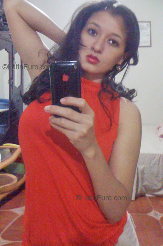 Date this attractive Honduras girl Maria from Tegucigalpa HN378