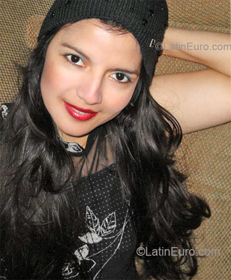 Date this young El Salvador girl Elsy from San Salvador SV14