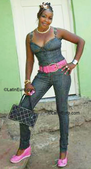 Date this hard body Jamaica girl Carlene from Kingston JM332