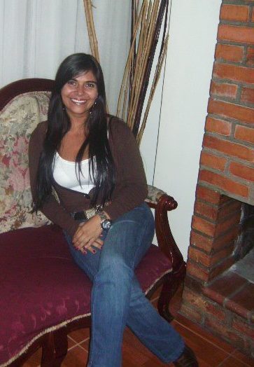 Date this nice looking Colombia girl Monica from Manizales CO7774
