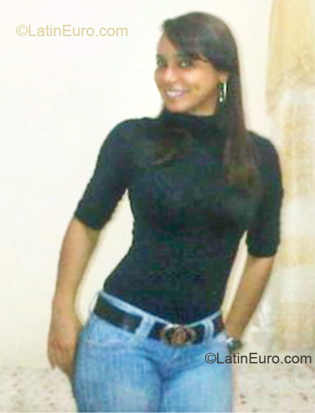 Date this delightful Dominican Republic girl Raylin from Santiago DO9083