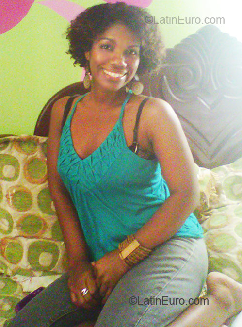 Date this exotic Dominican Republic girl Ruth from Santo Domingo DO9087