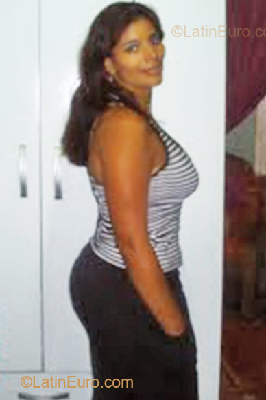 Date this charming Brazil girl Roberta from Paulista BR5982