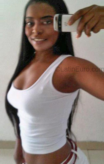 Date this young Colombia girl Iredessa from Cali - Valle CO7904