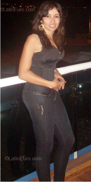 Date this voluptuous Colombia girl Karodoc from Cartagena CO7926