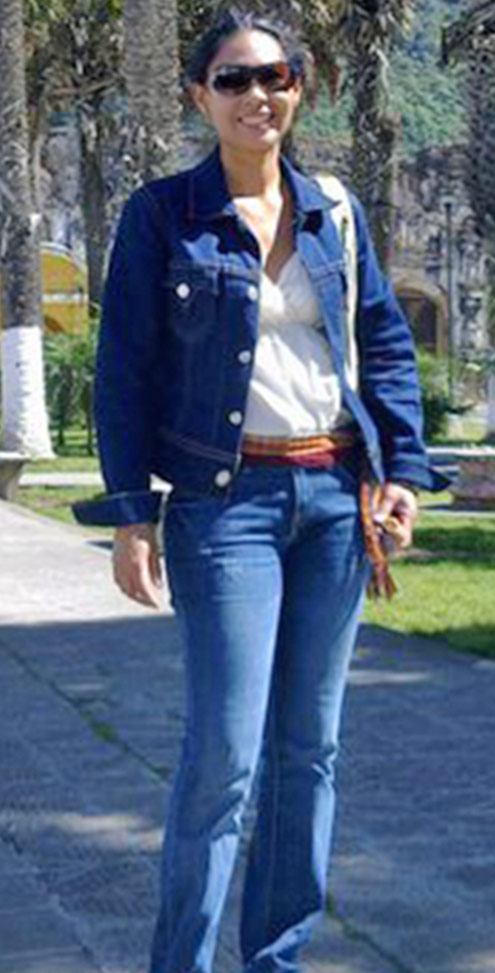 Date this sultry El Salvador girl Nathalia from San Salvador SV21