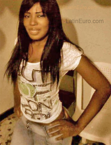 Date this attractive Colombia girl Esna from Cali CO7949
