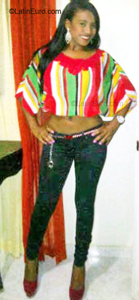 Date this fun Dominican Republic girl Lesly from Santiago DO9268
