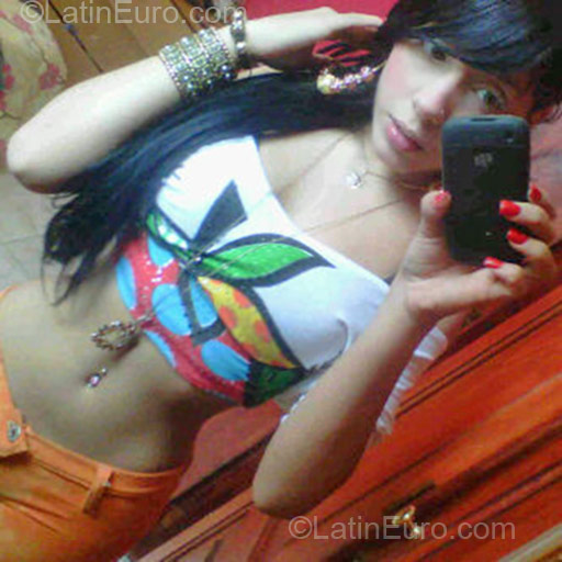 Date this beautiful Dominican Republic girl Kim from Republika Dominicana DO9286