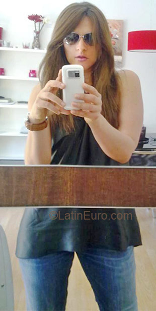 Date this happy Spain girl Carola from Barcelona ES204