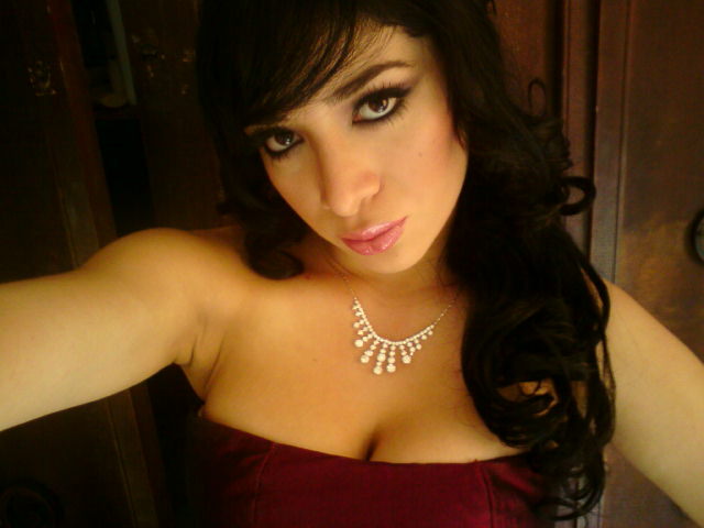 Date this pretty Colombia girl Estefanny from Medellin CO8001