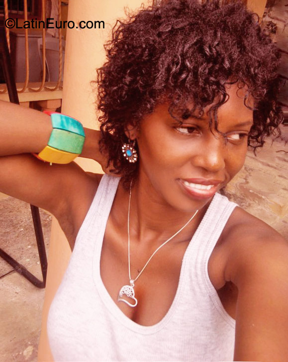 Date this charming Dominican Republic girl Yoselyn from Santo Domingo DO9388