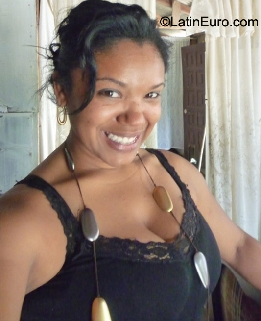 Date this lovely Dominican Republic girl Ibonet from Bonao DM29