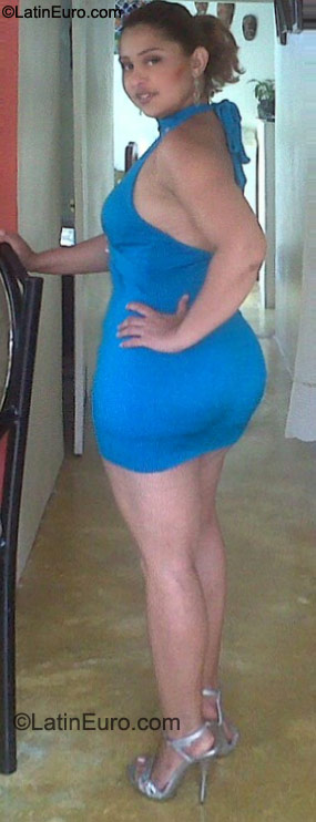Date this stunning Dominican Republic girl Denny from Santiago DO20122