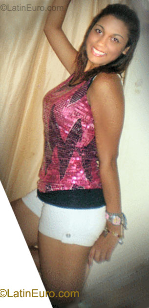 Date this young Colombia girl Rossy from Barranquilla CO8143
